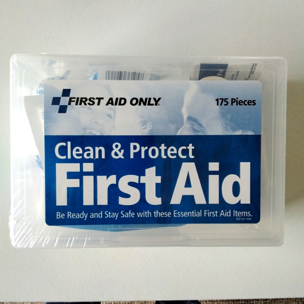 CLEAN AND PROTECT FIRST AID KIT
